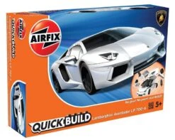 Airfix J6019 QUICKBUILD Lamborghini Aventador White